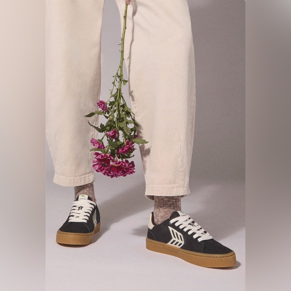Cariuma Catiba Pro Skate Gum Black Suede and Canvas Ivory Logo Sneaker | 7.5